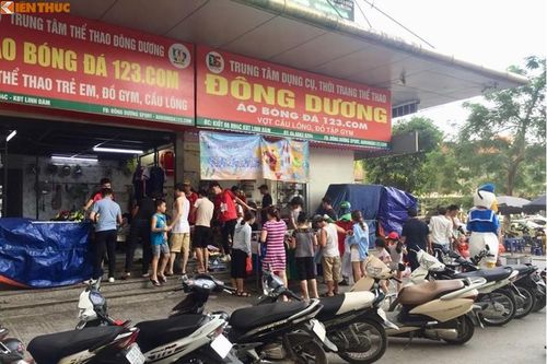 UBND phường Hoàng Liệt ở đâu khi chợ 'cóc' bủa vây bán đảo Linh Đàm