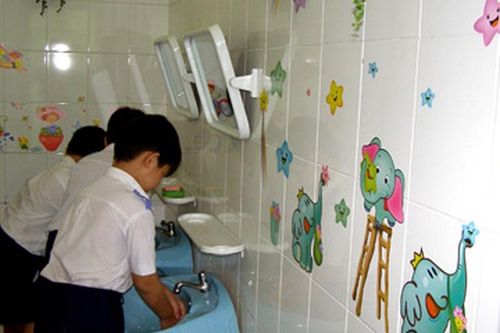 Bắc Giang: Giải quyết dứt điểm tình trạng thiếu nhà vệ sinh trong trường học