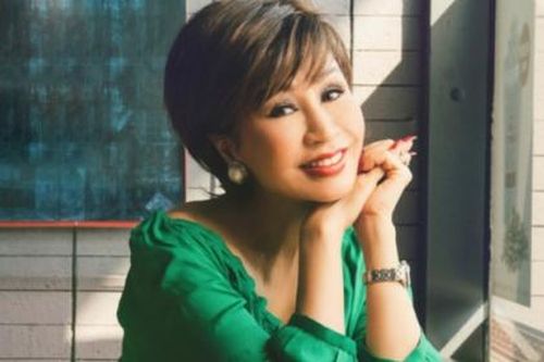 Danh ca Khánh Hà: 'Tình yêu giúp chúng tôi vượt qua những thị phi'