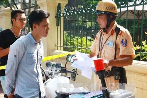 Mức phạt khi không xuất trình CMND theo yêu cầu của cảnh sát?