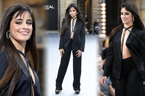 Camila Cabello để ngực trần catwalk