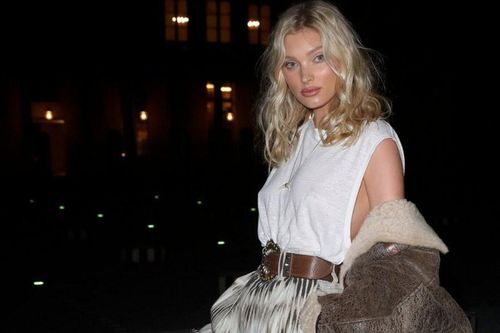 Mẫu nội y Elsa Hosk 'thả rông' vòng 1 với áo mỏng tang đi sự kiện