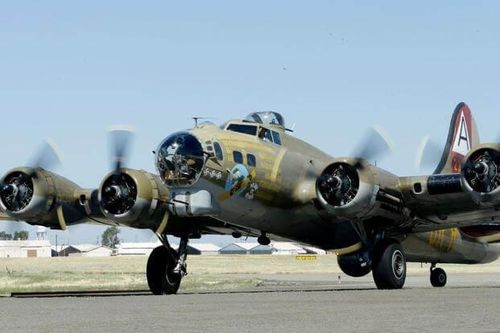 Lý do B-17 được mệnh danh 'pháo đài bay' thời Thế chiến II