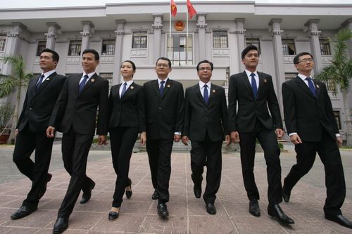 Có niềm tin yêu và cả cái chết nhói lòng trong 'Dặm đường công lý'