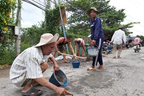 Nghĩa cử cao đẹp của các cụ ông