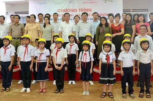 Dự án 'Mũ bảo hiểm cho trẻ em' tại Gia Lai: Thiết thực và nhân văn