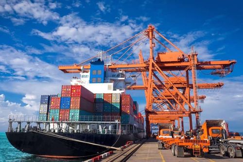 Giá cước vận tải tuyến Mỹ - Châu Á chạm mức cao kỷ lục