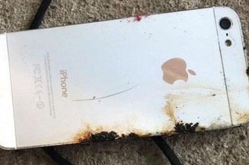 Nổ điện thoại iPhone trong lúc sạc pin, 1 người tử vong