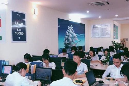 Lực lượng chức năng truy tìm lớp học khởi nghiệp bằng 'thần dược' giữa Hà Nội
