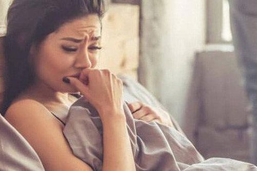 Chồng chưa cưới xử tệ nhưng không thể chia tay nổi vì 'tiếc công' yêu