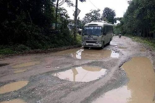 Cung đường khốn khổ