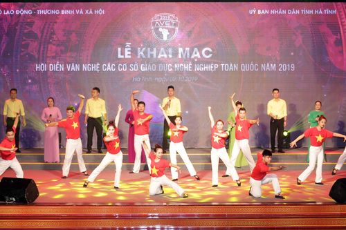 Hội diễn văn nghệ các cơ sở giáo dục nghề nghiệp toàn quốc