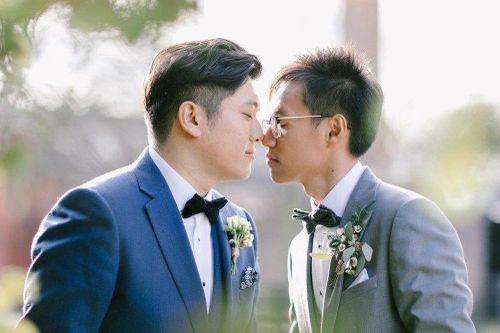Cặp LGBT Hong Kong bất mãn vì phải trả tiền để sống chung nhà
