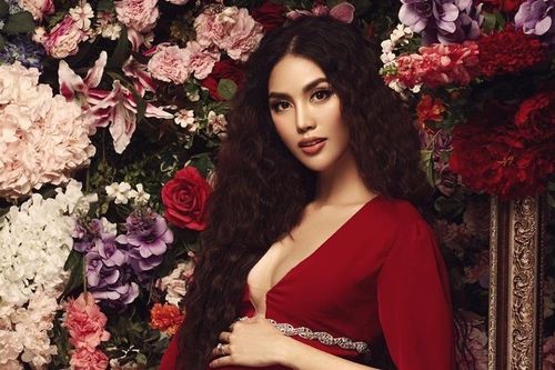 Lan Khuê khoe bụng bầu 8 tháng, kỷ niệm một năm lấy chồng giàu có