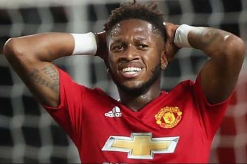 Michael Owen chê tiền vệ Man United