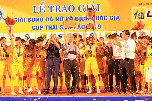 Huỳnh Như đưa TP.HCM 1 vô địch quốc gia lần thứ 4 sau 5 năm
