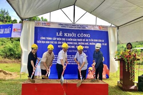 Khởi công dự án cấp điện cho 15 bản ở huyện biên giới Mường Nhé