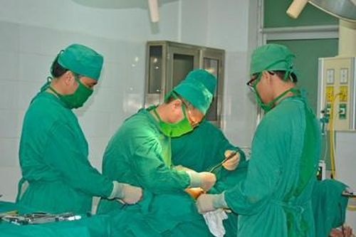 Nâng cao y thuật, bồi dưỡng y đức ở Bệnh viện Quân y 211