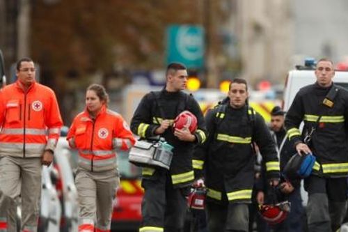 Paris: Một nhân viên cảnh sát sát hại 4 đồng nghiệp bằng dao