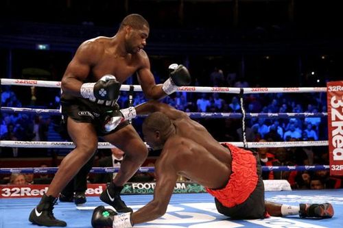 'Thuốc nổ' quyền anh tung loạt đấm tàn khốc giành danh hiệu WBO
