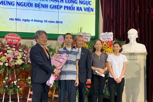 Người đàn ông hồi sinh nhờ lá phổi của chàng trai 20 tuổi