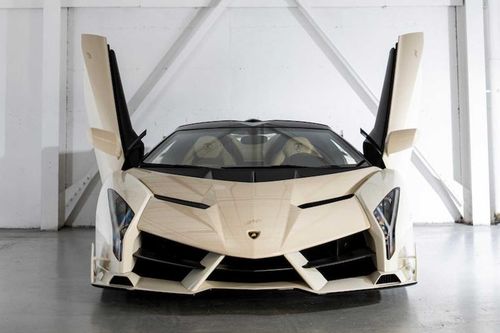 Siêu xe mui trần Lamborghini bị tịch thu bán giá 192 tỷ