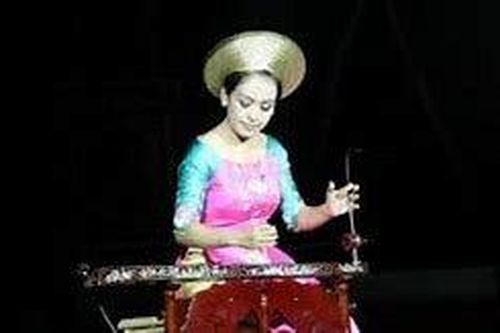 Hà thành kim cổ ký: Tiếng đàn cung nữ họ Hà
