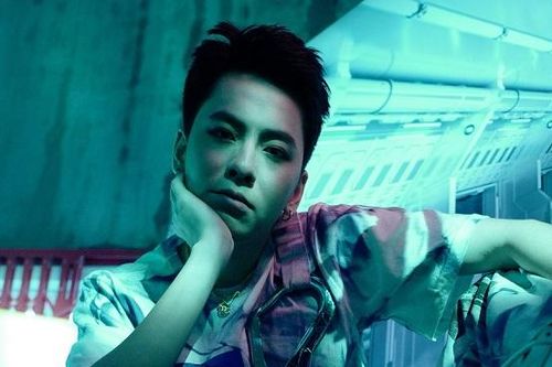 Mừng tuổi 22, rapper Osad hé lộ loạt hình ảnh cực 'ngầu'
