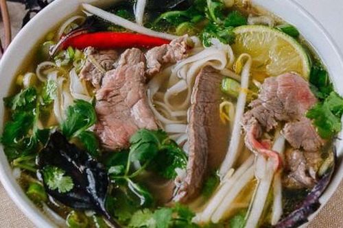 'Phù thủy' nấu phở chia sẻ bí quyết nấu phở thơm ngon chuẩn nhà hàng