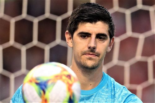 Real phủ nhận tin đồn Courtois bị sang chấn tâm lý