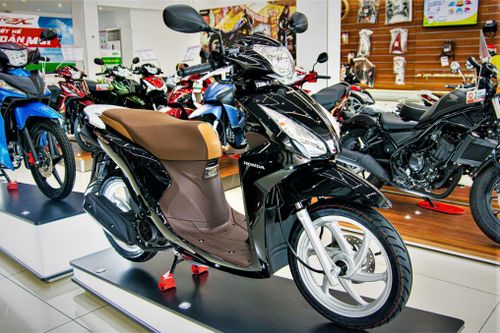Honda Vision phiên bản mới về đại lý, chênh giá hơn 2 triệu