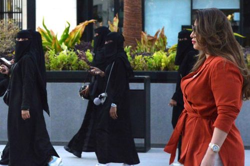Saudi cho phép nam, nữ nước ngoài độc thân chung phòng khách sạn
