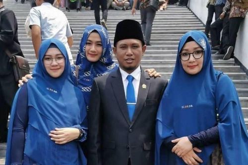Nghị sĩ Indonesia có 3 vợ nói đa thê là đúng cách