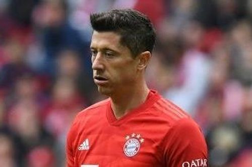 Lewandowski chói sáng vẫn không thể cứu Bayern