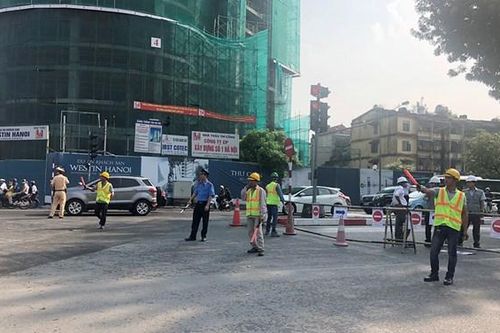Rào thử khu vực ngã tư Kim Mã – Núi Trúc phục vụ thi công ga ngầm S9
