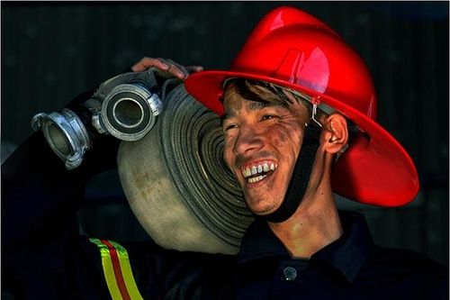 Những khoảnh khắc căng mình vì bình yên cuộc sống