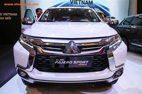 Đón mùa 'làm ăn' cuối năm, các hãng ô tô thi nhau giảm giá