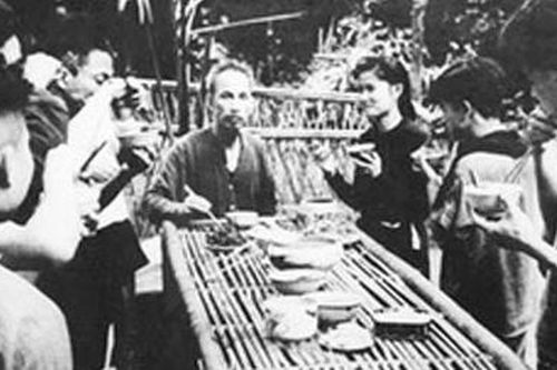Học Bác từ những điều giản dị