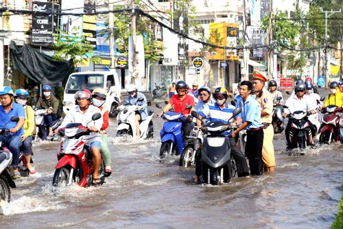 Đồng bằng sông Cửu Long: Triều cường dâng kỷ lục - biến đổi khí hậu đang 'nóng dần'