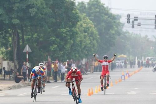 Các tuyển thủ thi đấu thành công tại Giải xe đạp đường trường VĐQG 2019