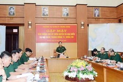 Gặp mặt các đồng chí Ủy viên QUTƯ và đại biểu quân đội dự Hội nghị lần thứ 11 BCH Trung ương khóa XII