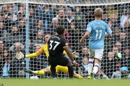 Thua trên sân nhà, Man City bị Liverpool bỏ cách 8 điểm