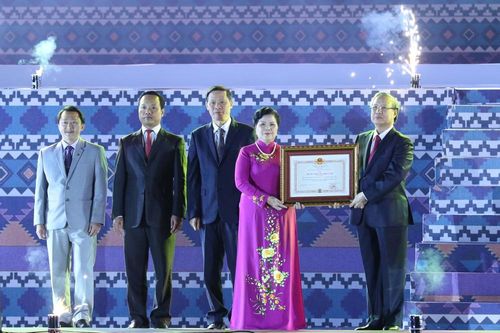 Lai Châu đón nhận Huân chương Độc lập hạng Nhất lần 2