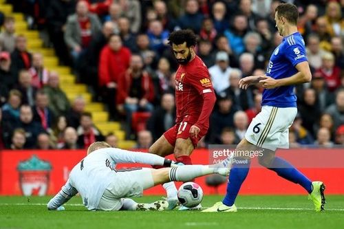 Tranh cãi VAR giúp Liverpool có chiến thắng thứ 8 liên tiếp
