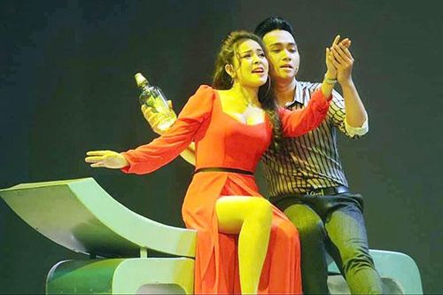 Đi tìm thử nghiệm cho sân khấu