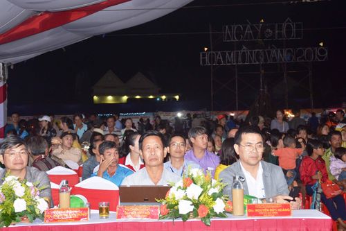 Chư Prông: Khai mạc Ngày hội hoa muồng vàng năm 2019