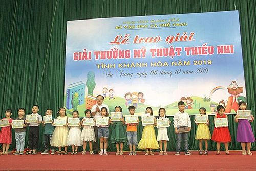 Sân chơi sắc màu cho trẻ thơ