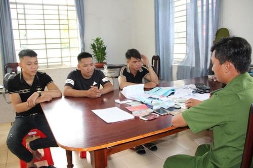 Đang buôn bán chăn ga 'bỗng' chuyển sang nhóm cho vay lãi nặng