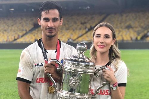 Bạn gái hậu vệ tuyển Malaysia trong top WAGs nóng bỏng nhất Đông Nam Á