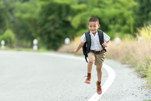 Câu đố tính vận tốc đến trường thách thức khả năng suy luận